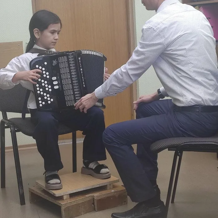 27.10.2025 - открытый урок преподавателя Степана Михайловича Андреева на тему: «Первые шаги в освоении инструмента».