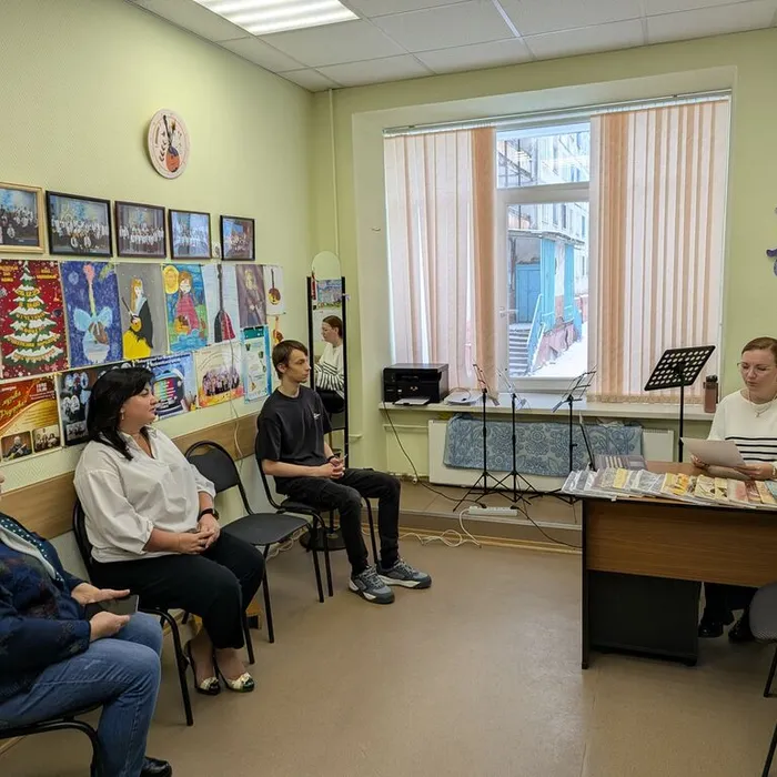 27.10.2025 - Анна Владимировна Семенец выступила с методическим докладом «Основные вопросы при выборе программы в классе домры».